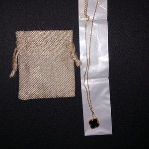 NEW Wsupikio Reversible Clover pendant necklace steel